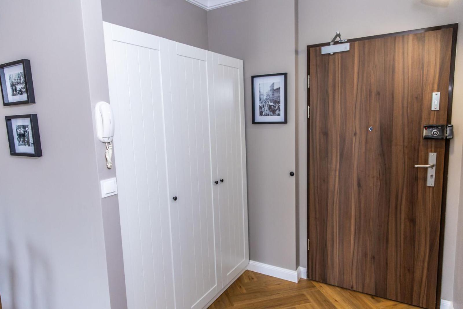 Solar Apartments I Stare Miasto 10Min I Priv Parking Free I Winda I Balkon Torun Bagian luar foto