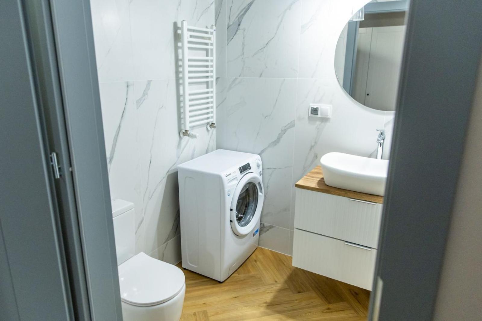 Solar Apartments I Stare Miasto 10Min I Priv Parking Free I Winda I Balkon Torun Bagian luar foto